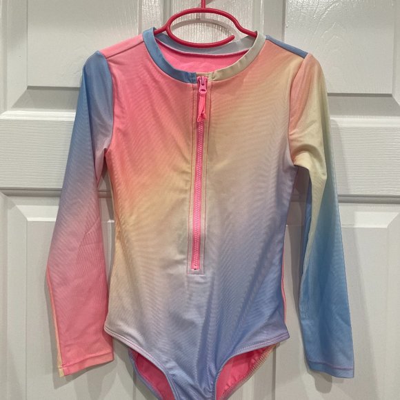GAP Other - GAP girls swimsuit and long sleeve sunguard size 6 - size 7
